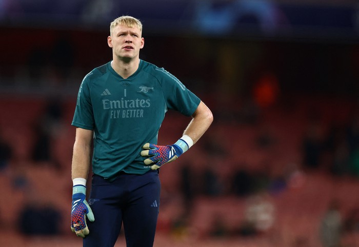 Soccer Football - Champions League - Group B - Arsenal v Sevilla - Emirates Stadium, London, Britain - November 8, 2023 Arsenals Aaron Ramsdale during the warm up before the match REUTERS/Hannah Mckay