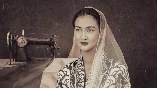 Atiqah Hasiholan Atiqah Hasiholan as Fatmawati