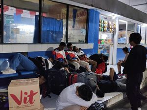 Miris, 11 Atlet Gulat NTB Telantar 9 Hari di Jakarta Miris, 11 Atlet Gulat NTB Telantar 9 Hari di Jakarta