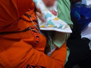Dokter Gita Rawat Bayi yang Dibuang di Indomaret Seperti Anak Sendiri Dokter Gita Rawat Bayi yang Dibuang di Indomaret Seperti Anak Sendiri