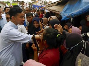 Gibran Sapa Pedagang Pasar Natar Lampung