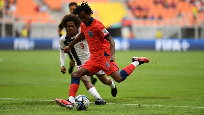 Inggris Pesta Gol ke Gawang Kaledonia Baru di Piala Dunia U-17 Inggris pesta gol ke gawang Kaledonia Baru di laga penyisihan Grup C Piala Dunia U-17 2023 di Jakarta International Stadium, Sabtu (11/11/2023). Three Lions menang telak 10 gol tanpa balas.