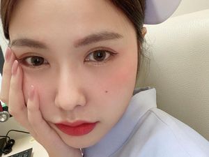 8 Foto Terbaru Perawat Cantik yang Viral di Medsos, Bikin Pasien Betah di RS 8 Foto Terbaru Perawat Cantik yang Viral di Medsos, Bikin Pasien Betah di RS