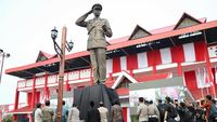 Potret Kapolri dan Panglima TNI Resmikan Monumen Jenderal Hoegeng