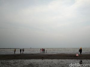 Wajah Baru Pantai Kejawanan yang Jadi Magnet Tarik Wisatawan Wajah Baru Pantai Kejawanan yang Jadi Magnet Tarik Wisatawan