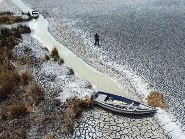 Penampakan Danau Titicaca Peru yang Mengering