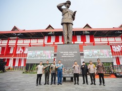 Kapolri Resmikan Monumen Jenderal Hoegeng di Pekalongan