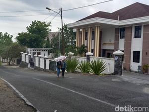 Hujan Perdana Basahi Kota Kupang, Begini Prakiraan BMKG