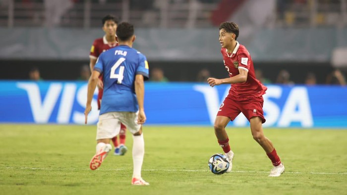 Welber Jardim, pemain Timnas Indonesia saat beraksi melawan Timnas Ekuador di Piala Dunia U-17 di Stadion GBT Surabaya.