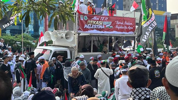 Aksi bela Palestina di Jalan Ahmad Yani Kota Bekasi hari ini (Ivani/20 detik)