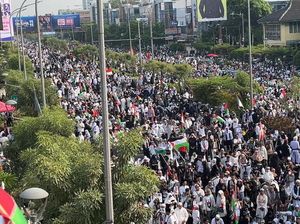 Aksi Bekasi Bersama Palestina Digelar Saat CFD, Massa Penuhi Jl Ahmad Yani