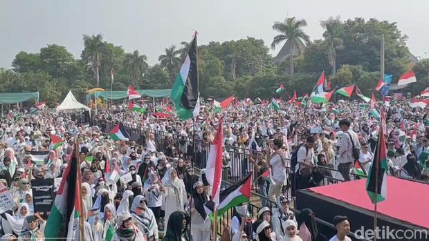 Aksi bela Palestina di Lapangan Mataram, Kota Pekalongan, Minggu (12/11/2023).