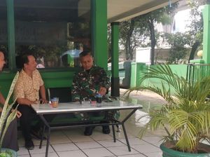 Polsek dan Koramil Kolaborasi Cegah Curanmor di Wilayah Mampang Jaksel Polsek dan Koramil Kolaborasi Cegah Curanmor di Wilayah Mampang Jaksel