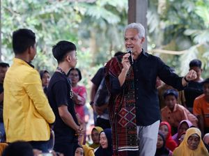 Ganjar Dengarkan Curhat Petani di Simalungun soal Pupuk-Harga Pangan