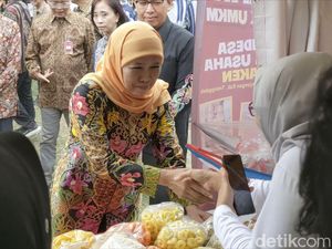 Khofifah Dorong Kebangkitan Ekonomi Desa Melalui BUMDesa Khofifah Dorong Kebangkitan Ekonomi Desa Melalui BUMDesa