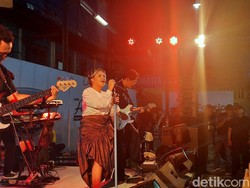 Idgitaf Tutup Malam Puncak Classy Yamaha Youth Festival Makassar