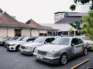 Pencinta Mercedes-Benz dari Dalam dan Luar Negeri Tumpah Ruah di Solo Pencinta Mercedes-Benz dari Dalam dan Luar Negeri Tumpah Ruah di Solo