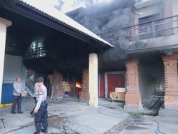 Korsleting Listrik, Tempat Pelelangan Ikan Klungkung Terbakar