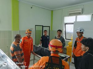 Keluarga Mahasiswi Unej yang Tewas Saat Diklatsar Tolak Autopsi Keluarga Mahasiswi Unej yang Tewas Saat Diklatsar Tolak Autopsi