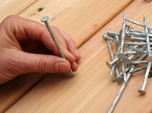 Tips Mudah Memaku Kayu Anti-Bengkok Tips Mudah Memaku Kayu Anti-Bengkok