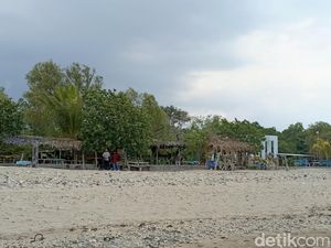 Pantai Sulamanda Tak Lagi Diminati, Fasilitas Rusak-Laut Kotor Pantai Sulamanda Tak Lagi Diminati, Fasilitas Rusak-Laut Kotor