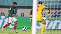 Laga Meksiko U-17 vs Jerman U-17 digelar di Stadion Si Jalak Harupat, Soreang, Kabupaten Bandung. Pertandingan Grup F itu dimenangkan Jerman dengan skor telak, 3-1.