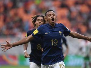 Prancis Terancam Didiskualifikasi dari Piala Dunia U-17 Gegara Pemain Ilegal Prancis Terancam Didiskualifikasi dari Piala Dunia U-17 Gegara Pemain Ilegal
