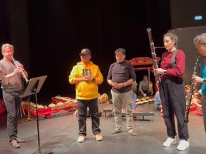 Seniman Sumedang Konser Bareng Le Concert Imprompto di Paris Seniman Sumedang Konser Bareng Le Concert Imprompto di Paris