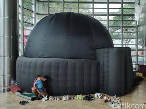 Seru! Ada Pertunjukan Planetarium Mini di Acara HUT TIM ke-55 Seru! Ada Pertunjukan Planetarium Mini di Acara HUT TIM ke-55