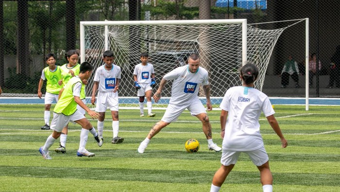 Radja Nainggolan di BRI Stadium