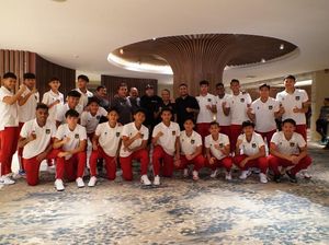 Radja Nainggolan Bakar Semangat Timnas Indonesia U-17