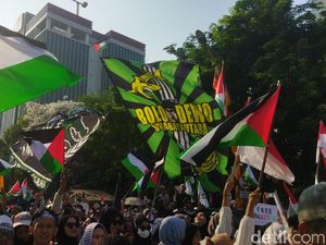 Ribuan Warga-Bonek Gelar Aksi Solidaritas dan Doa Bersama untuk Palestina