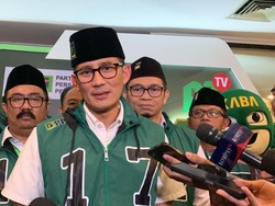 Respons Sandiaga soal Heboh Baliho Prabowo-Gibran di Sumbar Pakai Fotonya