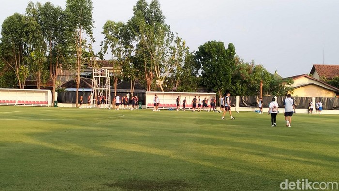 Timnas Spanyol U-17 menjalani latihan di Lapangan Banyuanyar, Solo, Minggu (12/11/2023). Timnas Spanyol U-17 menjalani latihan di Lapangan Banyuanyar, Solo, Minggu (12/11/2023).