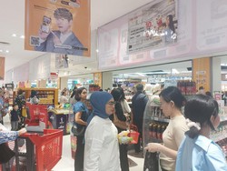 Ada Transmart Full Day Sale, Antrean Pelanggan di Kasir Mengular