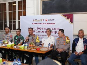 Wakapolda Metro Minta Siskamling Diperkuat Jelang Pemilu 2024 Wakapolda Metro Minta Siskamling Diperkuat Jelang Pemilu 2024