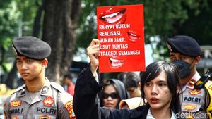 25 Tahun Tragedi Semanggi I, Kantor Mahfud Md Didemo Mahasiswa