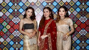 Adu Gaya Selebriti Pakai Baju Khas India di Festival Cahaya Diwali