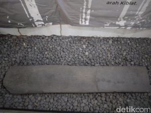 Mitos Batu Penanda Arah Kiblat di Keraton Cirebon
