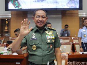 Jenderal Agus Subiyanto Dikenal Suka Musik, Pernah Manggung Bareng Dewa 19 Jenderal Agus Subiyanto Dikenal Suka Musik, Pernah Manggung Bareng Dewa 19