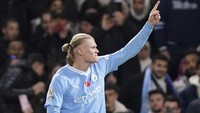 Erling Haaland, striker tajam Manchester City, menempati urutan keempat dengan 50 gol, usai membuat 44 gol di City dan 6 gol untuk Norwegia. (Foto: AP/John Walton)