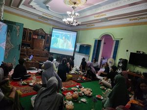 Senangnya Pedagang Pasar Kayu Muntilan Syuting Film Gadis Kretek Meski Figuran Senangnya Pedagang Pasar Kayu Muntilan Syuting Film Gadis Kretek Meski Figuran