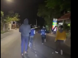 Viral Geng Motor Bersamurai Hendak Tawuran Bikin Resah Warga Kuningan