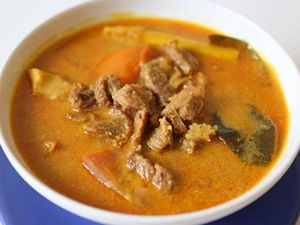 Kebanyakan Makan Santan? Ini 7 Cara Menetralisirnya Kebanyakan Makan Santan? Ini 7 Cara Menetralisirnya