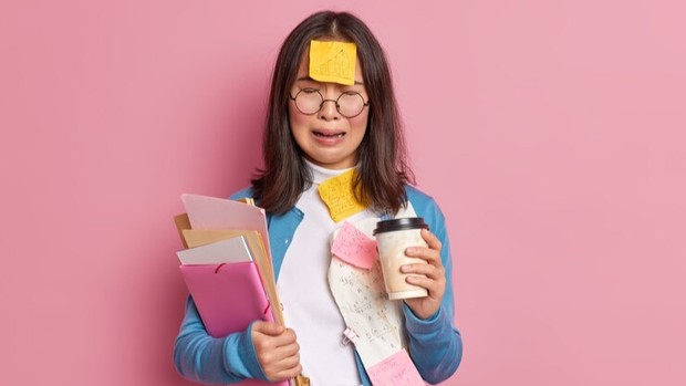 Ilustrasi/Foto: Freepik.com/wayhomestudio Kebiasaan beracun yang harus dihilangkan jika ingin sukses