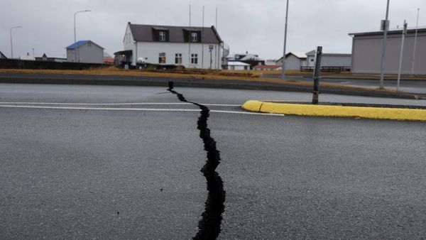 Jalan di Islandia Banyak Retakan Imbas Aktivitas Gunung Berapi