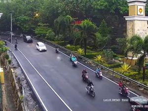 Lalin Jogja-Wonosari Lancar Sore Ini, Hati-hati Jalan Basah Lalin Jogja-Wonosari Lancar Sore Ini, Hati-hati Jalan Basah