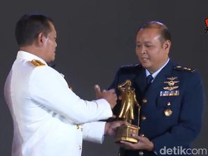 Penerima Soedirman Awards 2023 Tentara Penjaga Wilayah NKRI TNI AU: Letkol Bambang Penerima Soedirman Awards 2023 Tentara Penjaga Wilayah NKRI TNI AU: Letkol Bambang