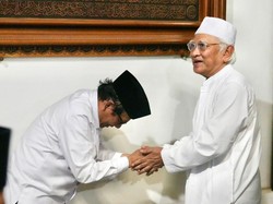 Maju Pilpres 2024 Bareng Ganjar, Mahfud Minta Doa ke Gus Mus