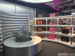 Melissa Shoes Kolaborasi dengan Telfar, Hadirkan Tas Jelly Bergaya Futuristik